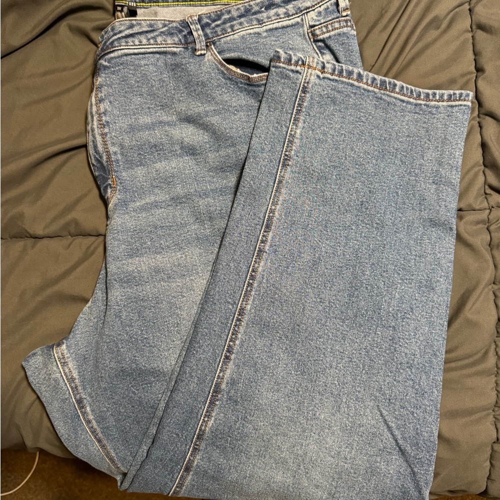 DKNY Women's Straight Leg Blue Jeans high rise super soft